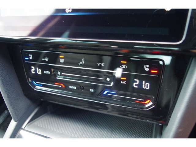 ご遠方の場合でも、下取り車両の金額を概算でお出しすることは可能でございます。車検証をお手元に、走行距離をご確認の上お問い合わせくださいませ。