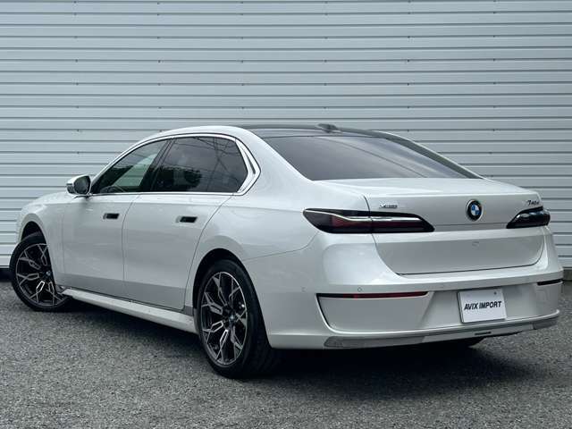 出力286ps（210kW）　、トルク650Nmを発揮する高効率な最新型の3.0リッター直列6気筒BMWツインパワー　ターボ　ディーゼル　エンジンを搭載
