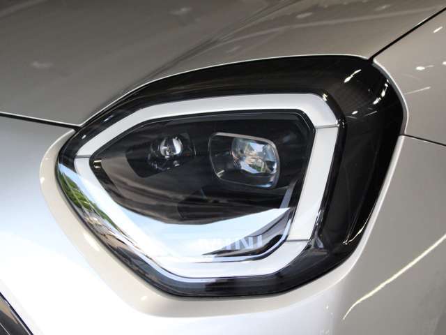 LEDヘッドライトになります。