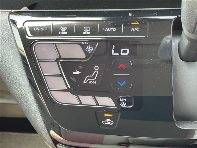 【オートエアコン】車内温度を感知して自動で温度調整をしてくれるのでいつでも快適な車内空間を創り上げます！