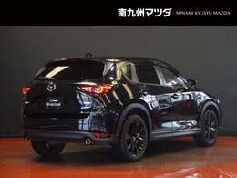 【CX-5】上質感と精悍さを兼ね備え、ワイド感を強調した意匠。オールラウンドな機能美と品格、洗練されたデザイン。