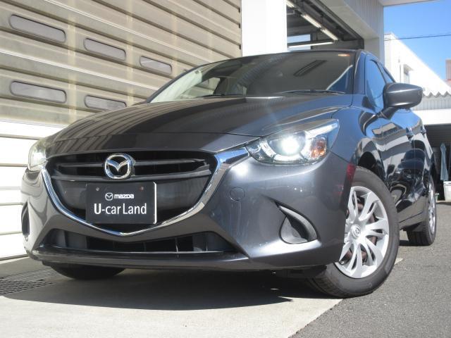 見てください！この大迫力なフロントフェイス！今のマツダを象徴する力強さが印象的です！ヘッドライトにはLEDを新たに採用しています。