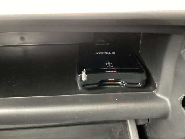 ETC2.0を装備！従来のETCにあった自動決済システムに加えカーナビと連携すればITSスポットから安全運転支援、渋滞回避支援、災害時支援といった運転支援サービスが受けられます！