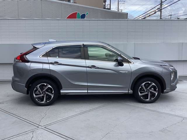 雨の日でも窓を開けて換気がしたい、ドアバイザーがあれば少し窓を開けても雨が入ってくることもありません！外観のカッコ良さも増してグッド！！