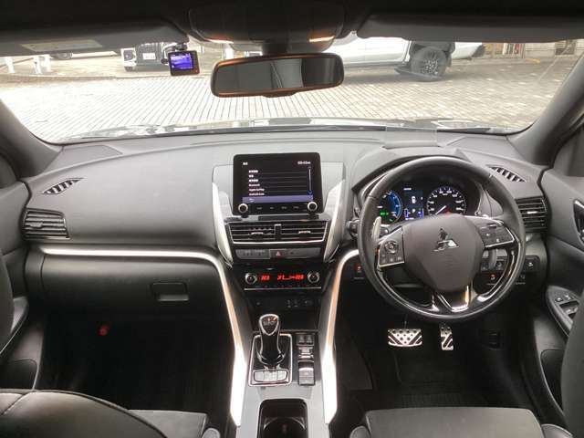 これからフロントガラスの向こうにはどんな景色が広がるだろうか！