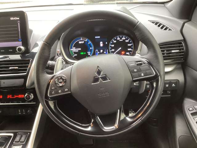 ハンドルを眺めていると運転したい気持ちが高まってくる！