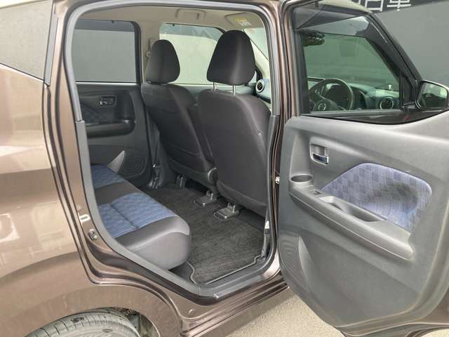 後部座席の乗り降りもスムーズにできます！！