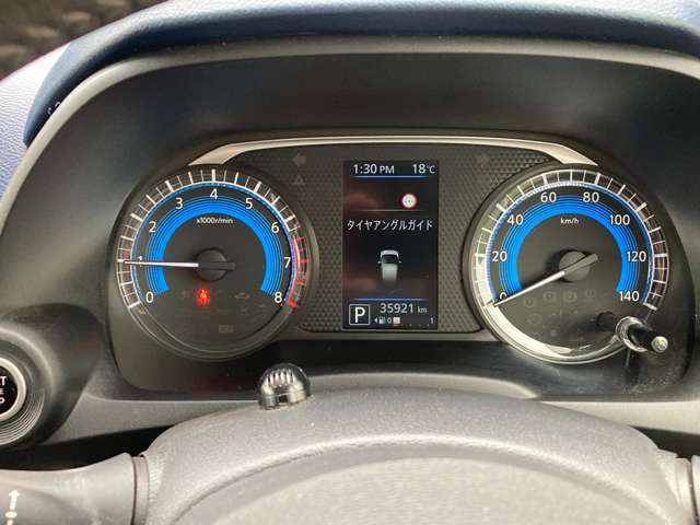 画面も大きく見やすいです。情報ディスプレイで車の状態もバッチリ確認出来ます。