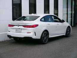 名鉄AUTOオリジナルコーティングMコートをはじめウインドフィルム施工、ドライブレコーダー取付、BMWパフォーマンスアクセサリーなど各種承ります。