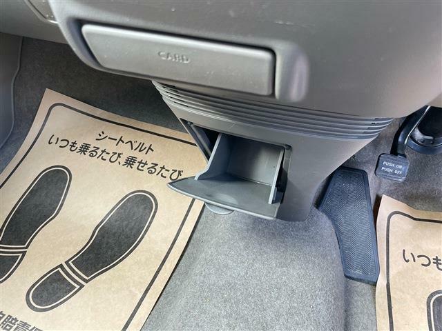 全車きれいな室内です。（室内がきれいと言う事は前オーナーが大切に乗っていた証です。）！！