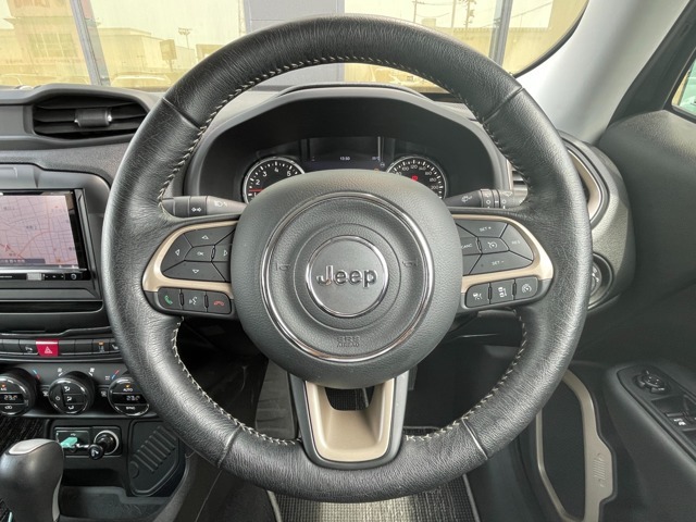LIBERALAは、輸入車選びの新たなスタイルを提案するインポート・セレクト・ブランドです。オーナー様となる方がクルマから直接感じる感性を第一にした、最良の一台との出会いをコーディネートいたします。