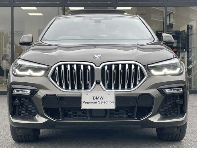 また、BMW正規認定中古車は、エマージェンシーサービスが自動付帯。24時間365日、皆様のカーライフをサポート致します。確かな安心のうえで、「駆けぬける歓び」をご堪能ください。