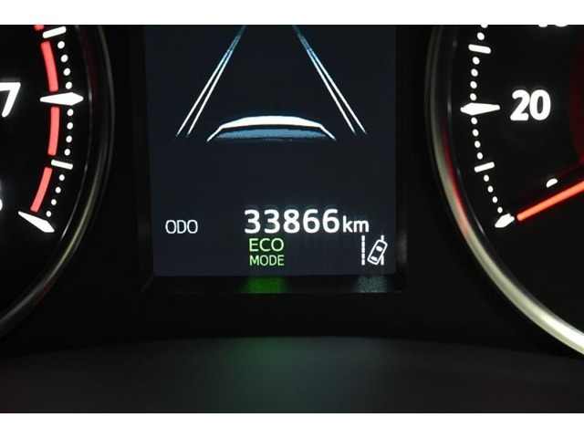 走行距離： 33，866km（撮影時）　　ご来店時や納車時には展示の移動や整備などで、若干 距離が進んでいる場合がございます。