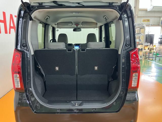 簡単な荷物が載せられるトランクルーム