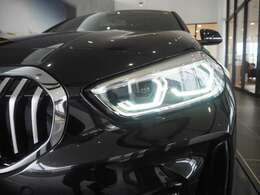 BMWデザインの特徴の一つ4灯ヘッドライト