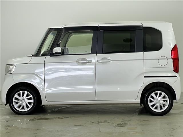 【左】当社基準による調査の結果、修復歴車と判断された車両は一部店舗を除き、販売を行なっておりません。万一、納車時に修復歴があった場合にはご契約の解除等に応じます。