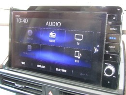 ナビゲーションはギャザズ10インチメモリーナビ（VXU-217DYi）を装着しております。AM、FM、CD、DVD再生、Bluetooth、音楽録音再生、フルセグTVがご使用いただけます。