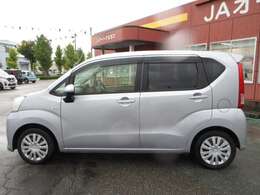 展示場には常時30台以上展示中！お探しの車がきっと見つかりますよ！