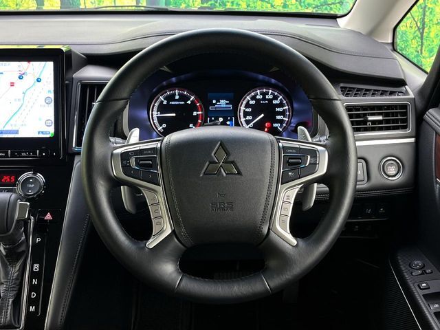 【ステアリングスイッチ】運転中、前方から目線をそらすことなく、オーディオ等の操作が可能な便利機能！安心＆快適なドライブを演出してくれます♪