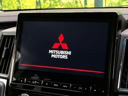 【大画面ナビ】人気の大型10.1インチナビを装備。存在感のある大画面はインパクト大！ナビ利用時のマップ表示は見やすく、テレビやDVDは臨場感がアップ！いつものドライブがグッと楽しくなります♪
