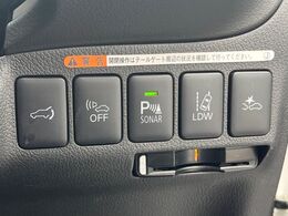 【三菱e-Assist】走行中に前方の車両等を認識し、衝突しそうな時は警報とブレーキで衝突回避と被害軽減をアシスト。より安全にドライブをお楽しみいただけます。