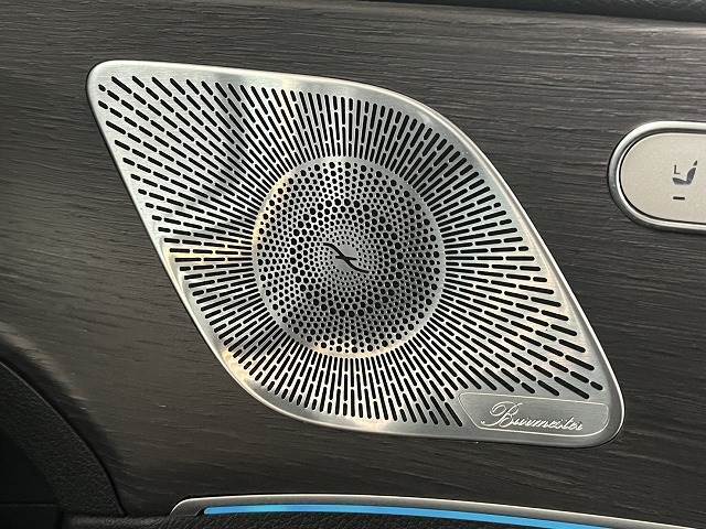 【Burmester（ブルメスター）】オプションの高音質スピーカーを搭載しております。専用チューニングにより、クリアで臨場感あふれるサウンドを実現しワンランク上の空間をお楽しみください。