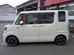 お車を見られる際には是非エンジンルームもチェックしてみてください！その仕上がりに驚かれるはずです！！