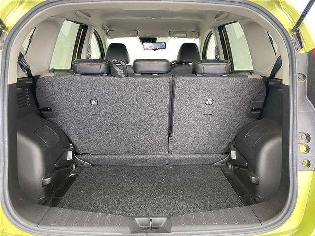 【トランク】積み込みやすくて、たっぷり積める荷室です。シートアレンジできるものは、乗車人数と荷物の量や大きさによってシートを動かすことができるので、より快適なドライブが可能です！