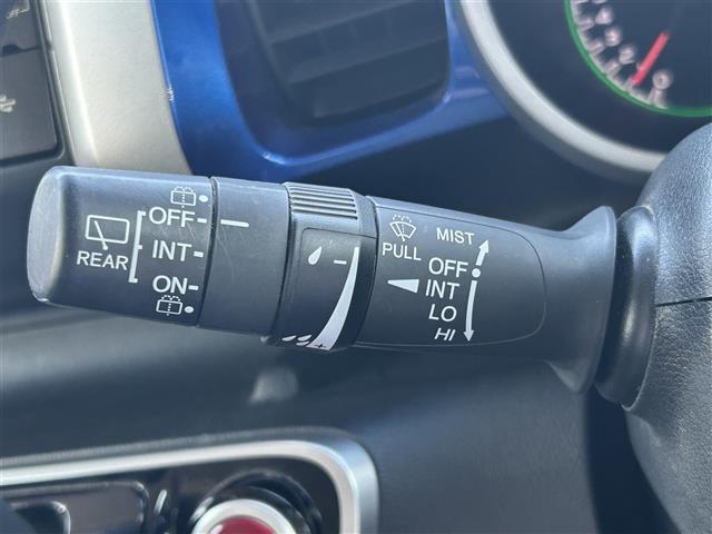 気になる車はすぐにお問い合わせください！右のカーセンサー専用無料ダイヤルから、専門スタッフがお車のご質問にお答えいたします！
