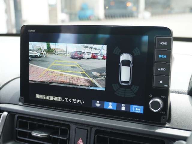 【バックカメラ】駐車が苦手な方でも安心してお乗りいただけます。リバース連動で画面が切り替わるのでとっても便利です。