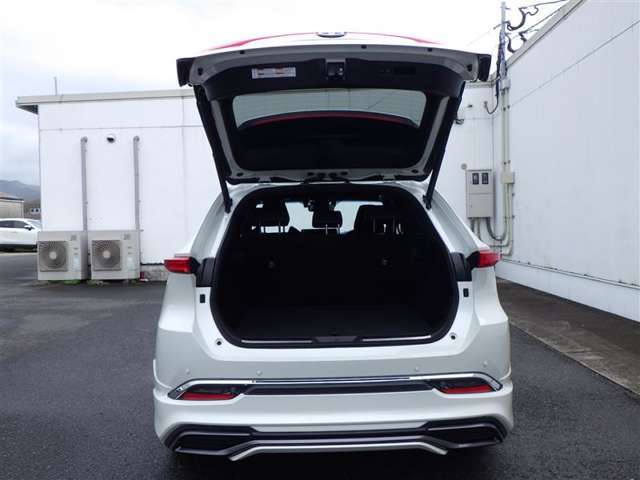 トヨタ認定中古車保証付！（1年間、距離無制限　HV車はHV保証付）　別途延長保証もご用意しております♪　ぜひ現車を確認にご来店ください