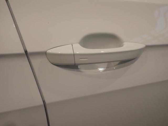 ”Keyless Access”によって、ドアハンドルに手をかけるだけでドアロックが解除できます！