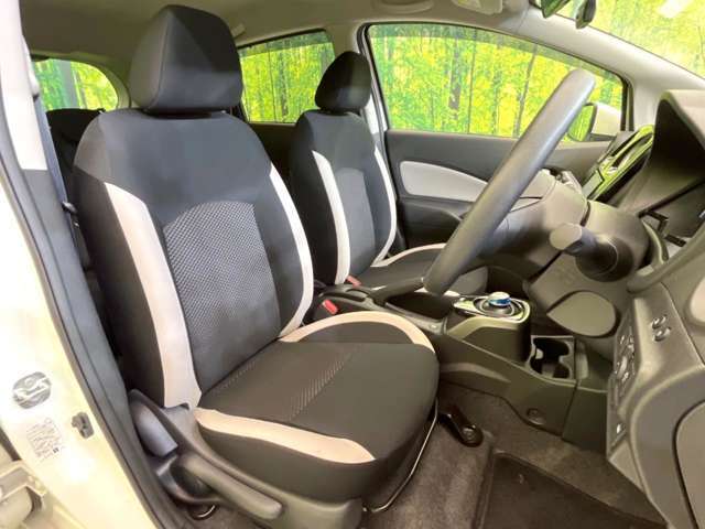 運転席シート廻りは使用感も少なく、良好な状態となっています。丁寧に使われていたことがよくわかりますね。