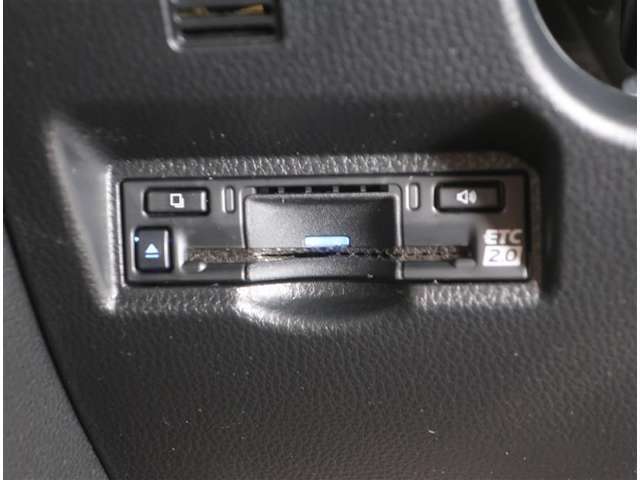 ETC車載器付きです。高速道路の料金所もスムーズに通過できます。