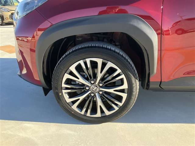 アルミホイールはこちらのデザインのものを装着しています。