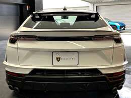 OP728/RimsPelope23with Titanium Wheel Bolts Shiny Black/Roof in Carbon Fiber/Big Interior Carbon Package/Advanced 3D Bang＆Olufsen Soud System/Fully Electric Front Seats with Ventilation and Massage