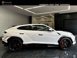 OP728/RimsPelope23with Titanium Wheel Bolts Shiny Black/Roof in Carbon Fiber/Big Interior Carbon Package/Advanced 3D Bang＆Olufsen Soud System/Fully Electric Front Seats with Ventilation and Massage