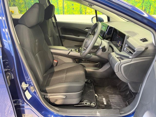 運転席シート廻りは使用感も少なく、良好な状態となっています。丁寧に使われていたことがよくわかりますね。