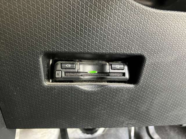 【試乗可能】展示車両は試乗可能です。事前に連絡頂ければナンバー付きの車は公道での試乗可能です。ナンバーが付いていない車は場内の試乗になります。お問い合わせは【無料通話】TEL:0078-6002-373993まで。