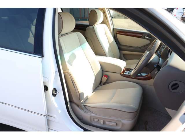 お客様に気持ちよく乗っていただけるように、一台一台心を込めて綺麗にしております！