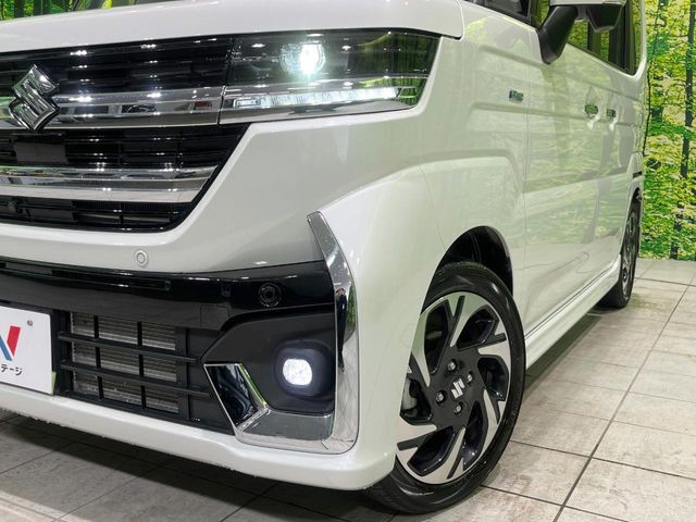 【LEDヘッドライト】悪天候や夜間走行時も良好な視界を確保し安心して運転できる高輝度LEDヘッドライトを装備！点灯速度が早く、消費電力も抑えられています。