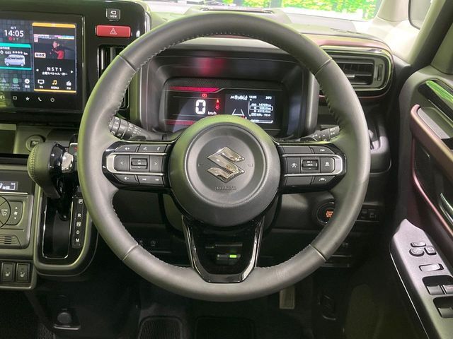【純正革巻きステアリング】上質な革を使用することで、手にしっかり馴染みとても運転しやすいハンドルです♪