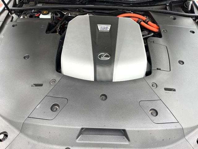 親切・丁寧な専門メカニックスタッフが応対！・車検・点検整備・事故等の修理などアフターサービスも安心。お車のカスタマイズもネクステージのサービススタッフまでご相談ください！