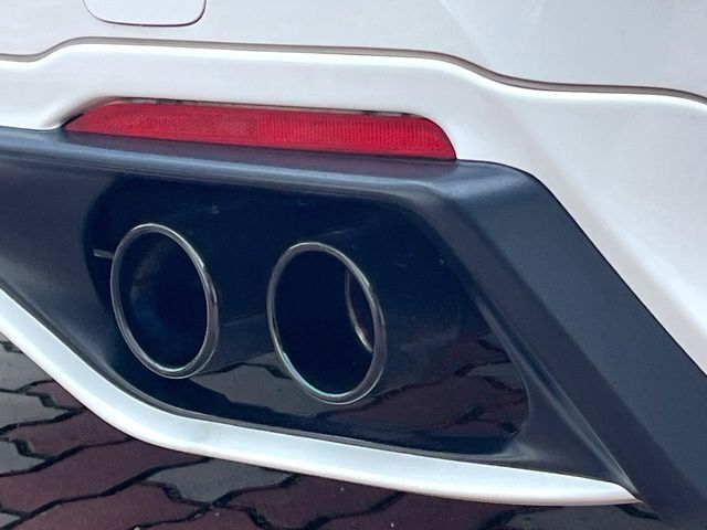 【TRD製マフラー】純正にはない個性あふれる「後ろ姿」を演出するTRDマフラー付き！ビジュアル・サウンド共にこだわりの一台に仕上がっております♪