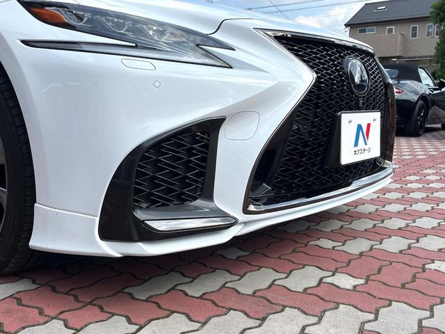 【TRDエアロ】人気のTRDエアロを装備！クルマの外観がよりスタイリッシュになり、街中で存在感あふれる1台に♪将来買い替える時にもリセールに影響しやすく、価値ある人気の装備です！