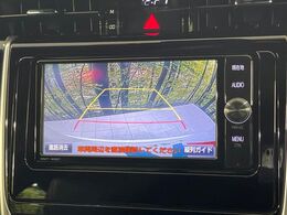 【バックカメラ】駐車時に後方がリアルタイム映像で確認できます。大型商業施設や立体駐車場での駐車時や、夜間のバック時に大活躍！運転スキルに関わらず、今や必須となった装備のひとつです！