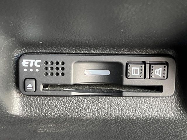 【ETC】高速道路の料金所をストレスなく通過！話題のスポットやサービスエリアに多い「スマートIC」利用時は必須のアイテムです。当店でセットアップを実施、ご納車当日からすぐにご利用いただけます！