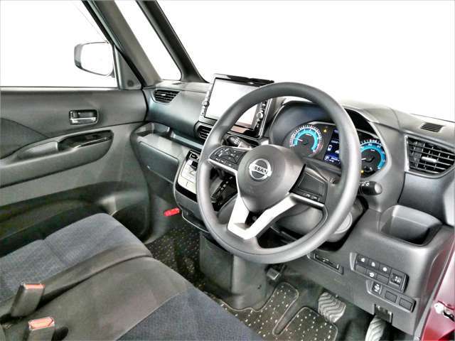 広々とした見晴らし角度を確保☆信号や標識の視認性が向上し、安全運転に貢献☆