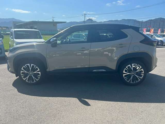 【トヨタ　ヤリスクロス入荷しました♪】◆セーフティセンス◆先行車発進告知機能◆アダプティブクルーズコントロール◆ルーフレール◆LEDヘッドライト◆オートライト◆純正18インチAW◆