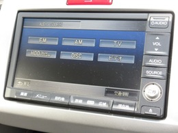 ナビゲーションはホンダ純正HDDナビを装着しております。AM、FM、CD、DVD再生、音楽録音再生、ワンセグTVがご使用いただけます。初めて訪れた場所でも安心ですね！